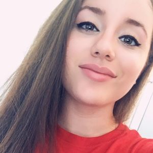 Meet your Posher, Nina